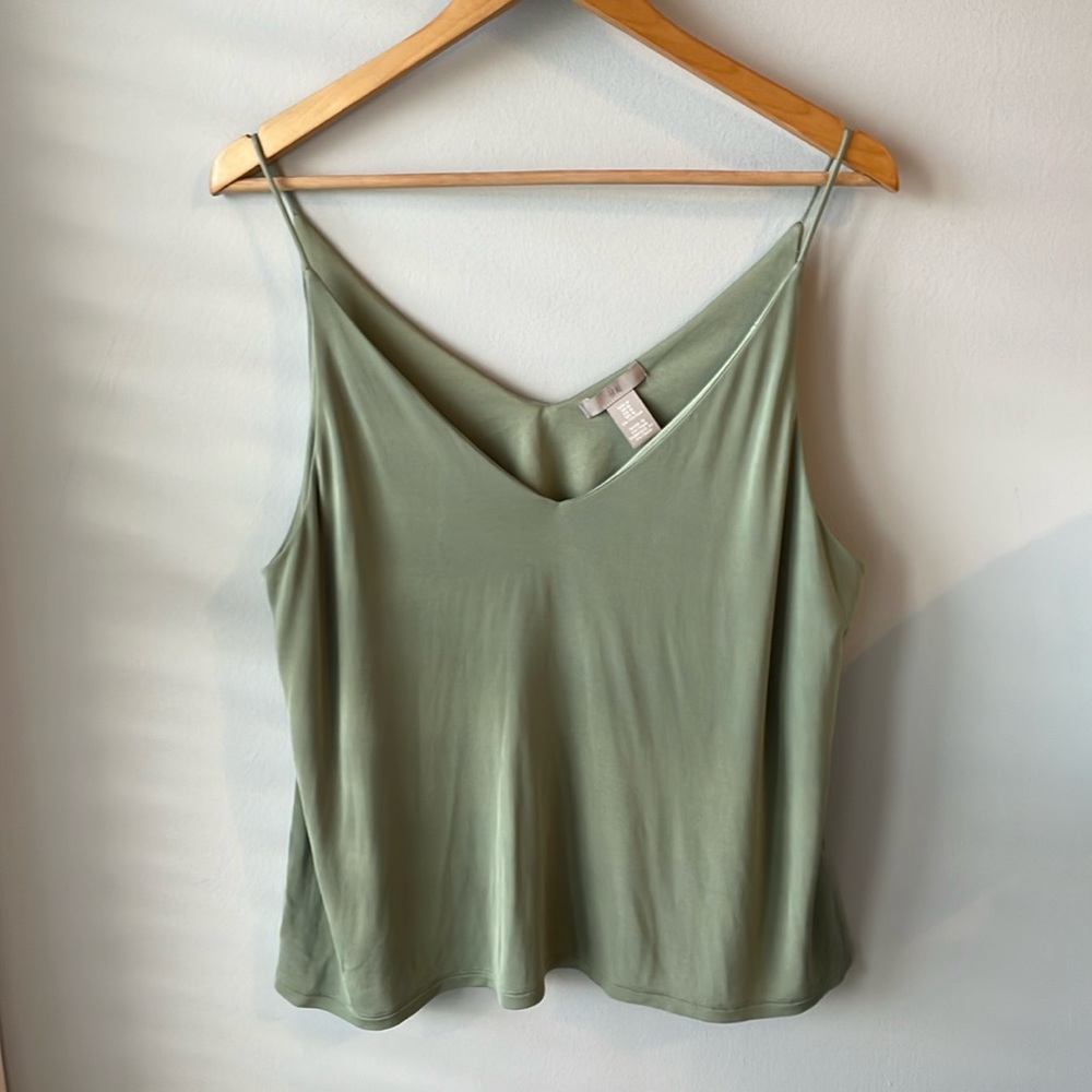 H&M Green Flowy Cami Vneck Tank